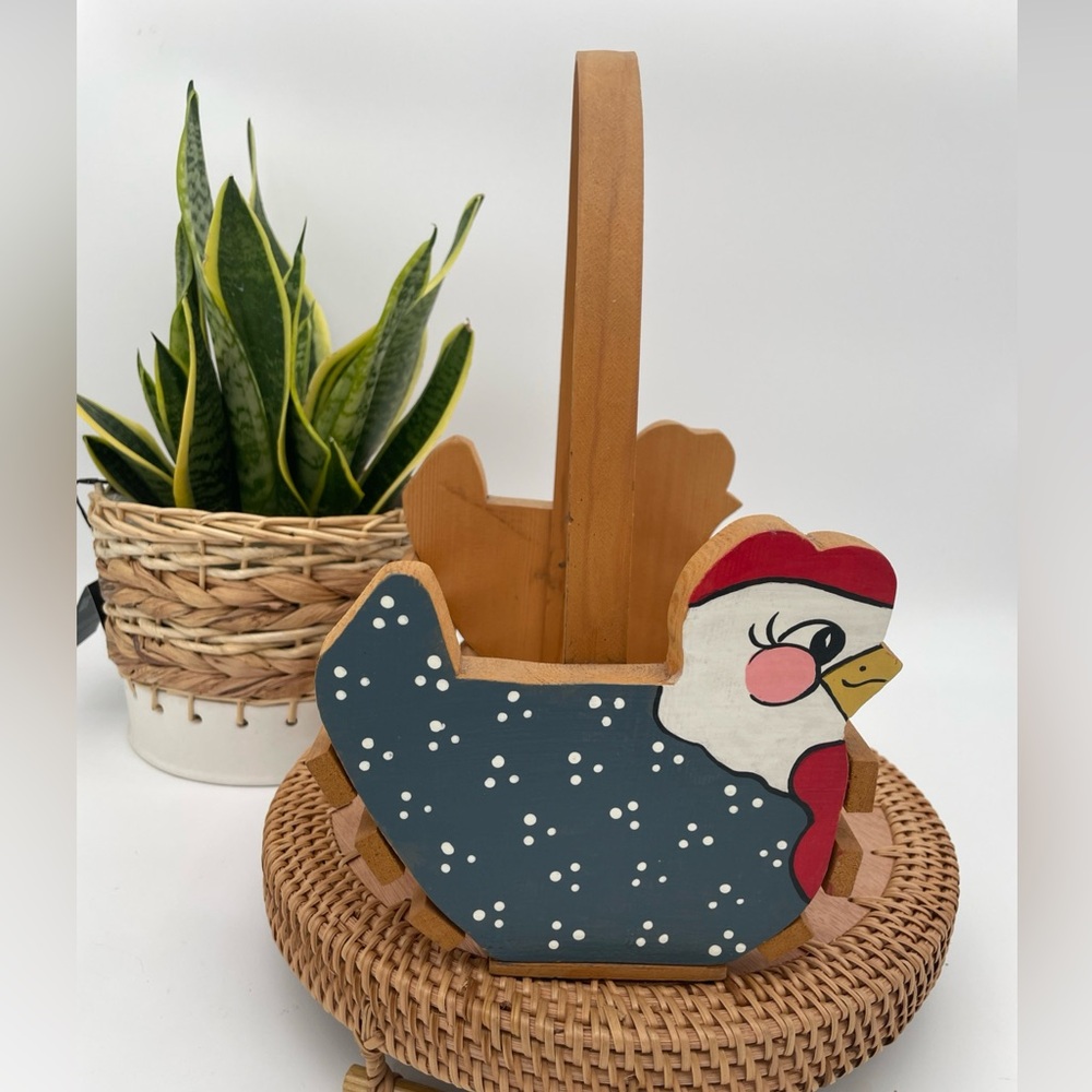 Vtg Chicken Shaped Wooden Basket